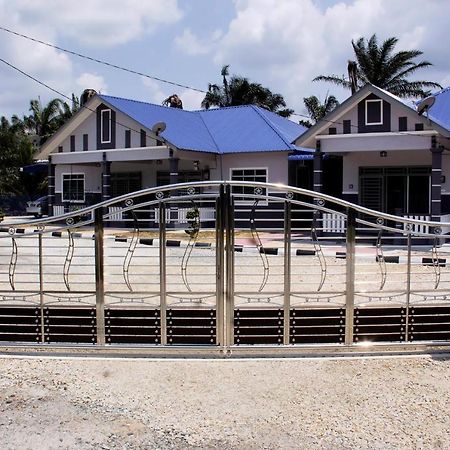 Homestay Hj Esmon Parit Raja Uthm Batu Pahat Eksteriør bilde