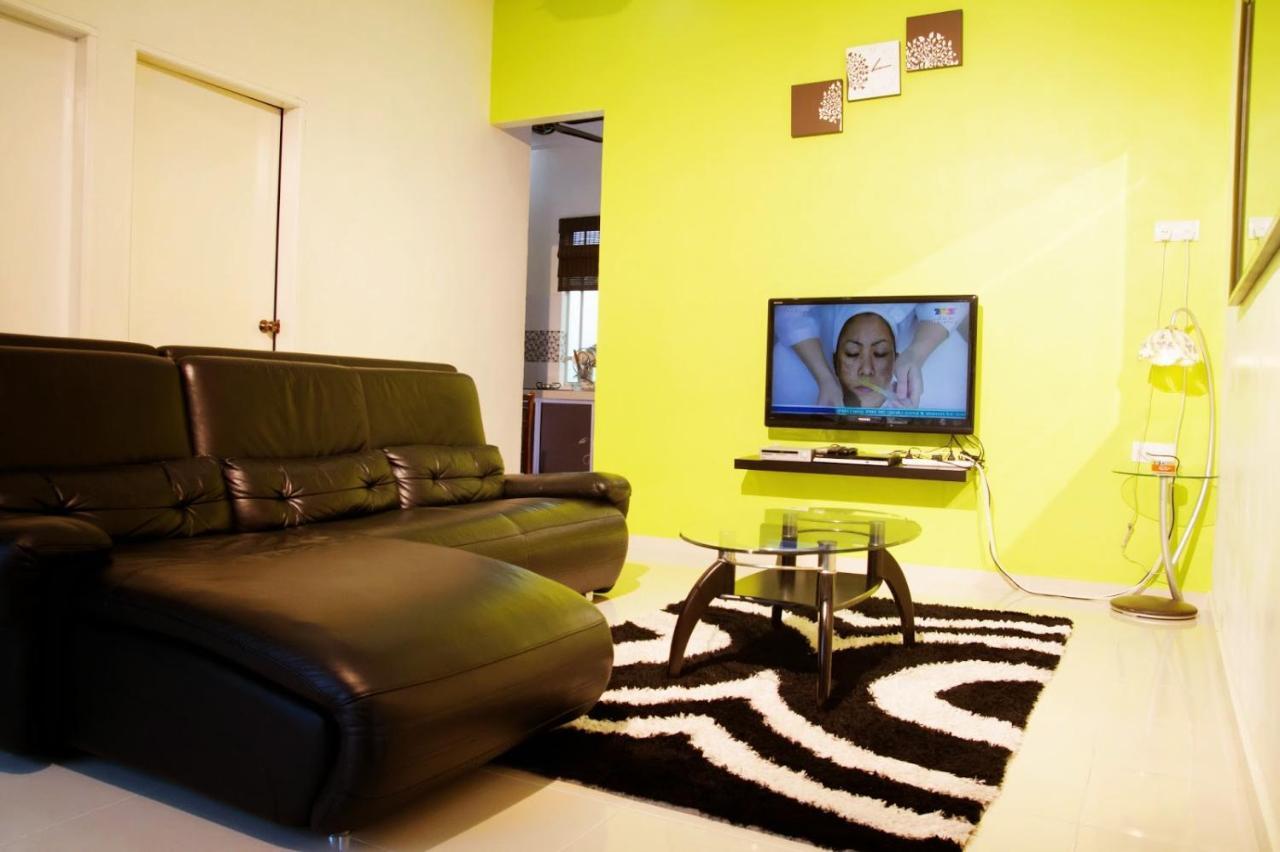 Homestay Hj Esmon Parit Raja Uthm Batu Pahat Eksteriør bilde