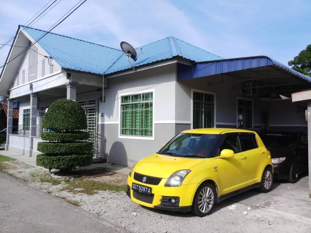 Homestay Hj Esmon Parit Raja Uthm Batu Pahat Eksteriør bilde