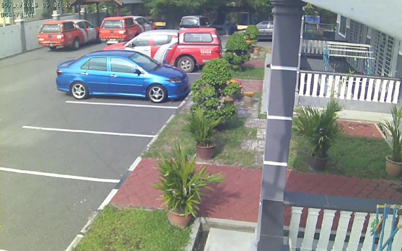 Homestay Hj Esmon Parit Raja Uthm Batu Pahat Eksteriør bilde