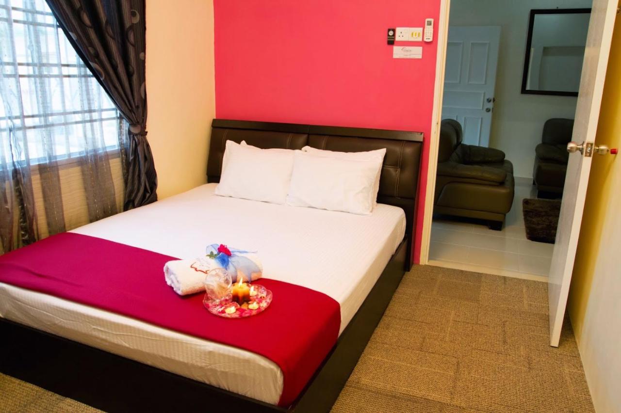 Homestay Hj Esmon Parit Raja Uthm Batu Pahat Eksteriør bilde
