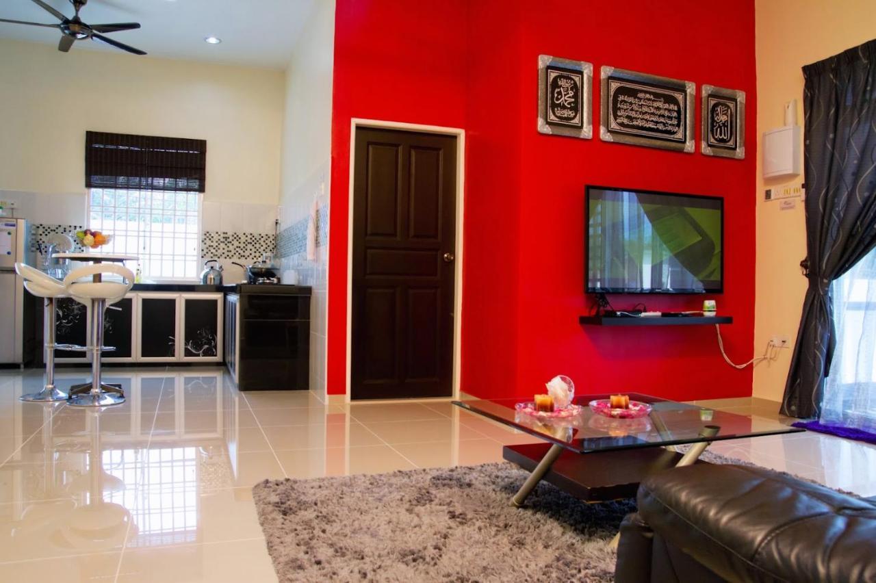Homestay Hj Esmon Parit Raja Uthm Batu Pahat Eksteriør bilde